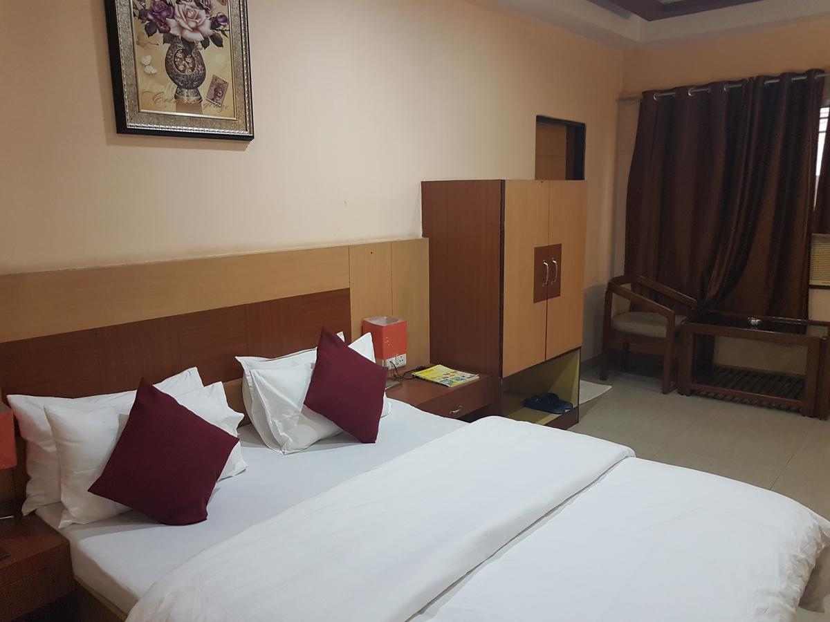 Hotel Simla Siliguri Εξωτερικό φωτογραφία