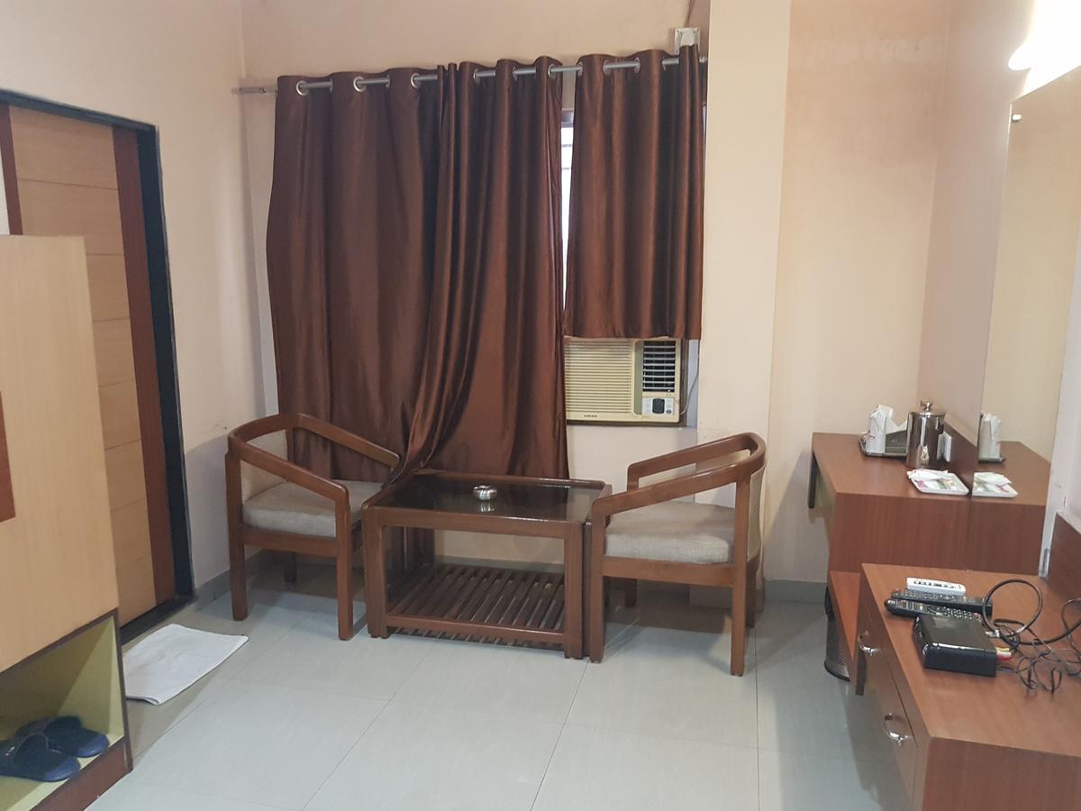 Hotel Simla Siliguri Εξωτερικό φωτογραφία