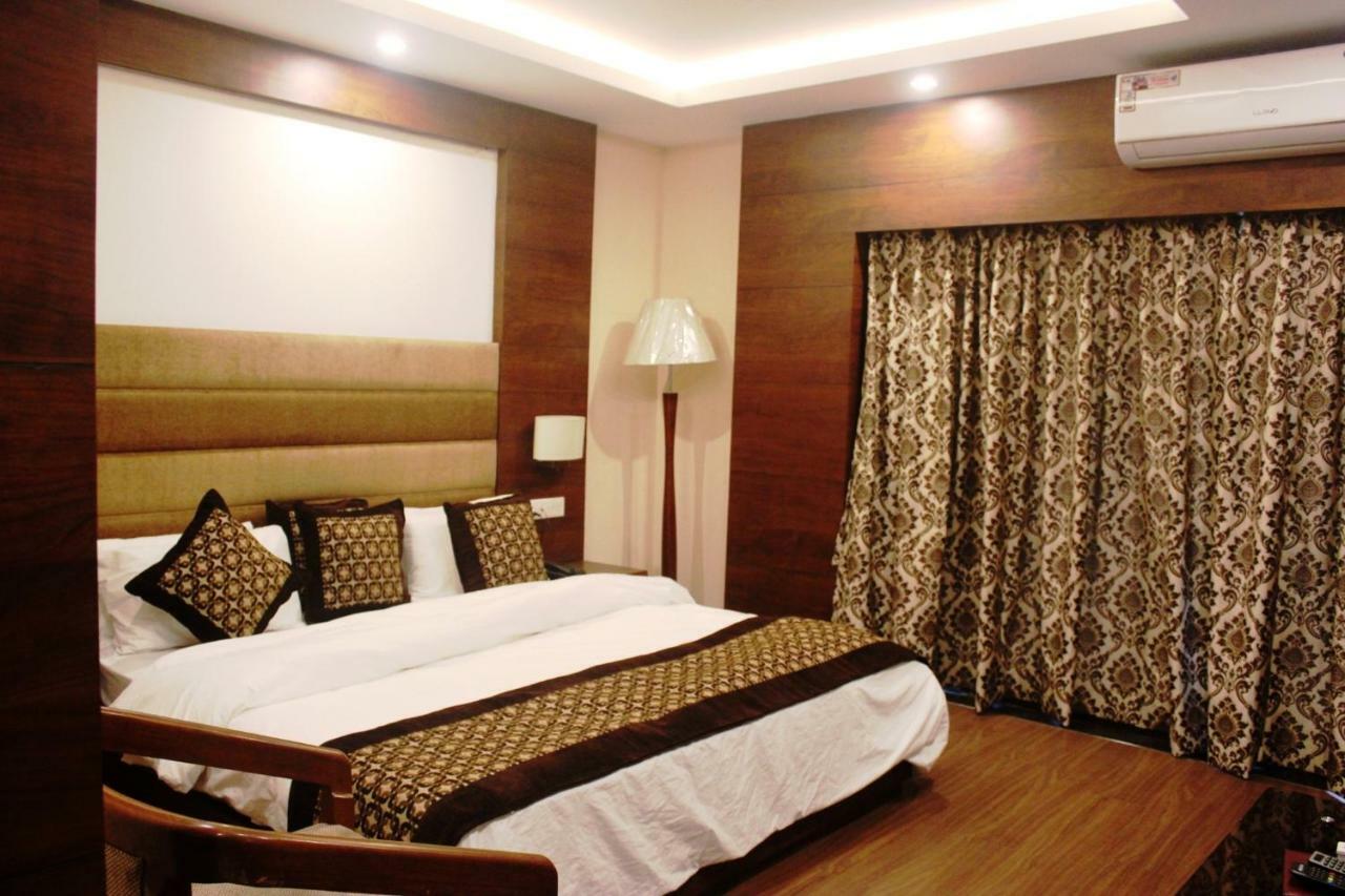 Hotel Simla Siliguri Εξωτερικό φωτογραφία